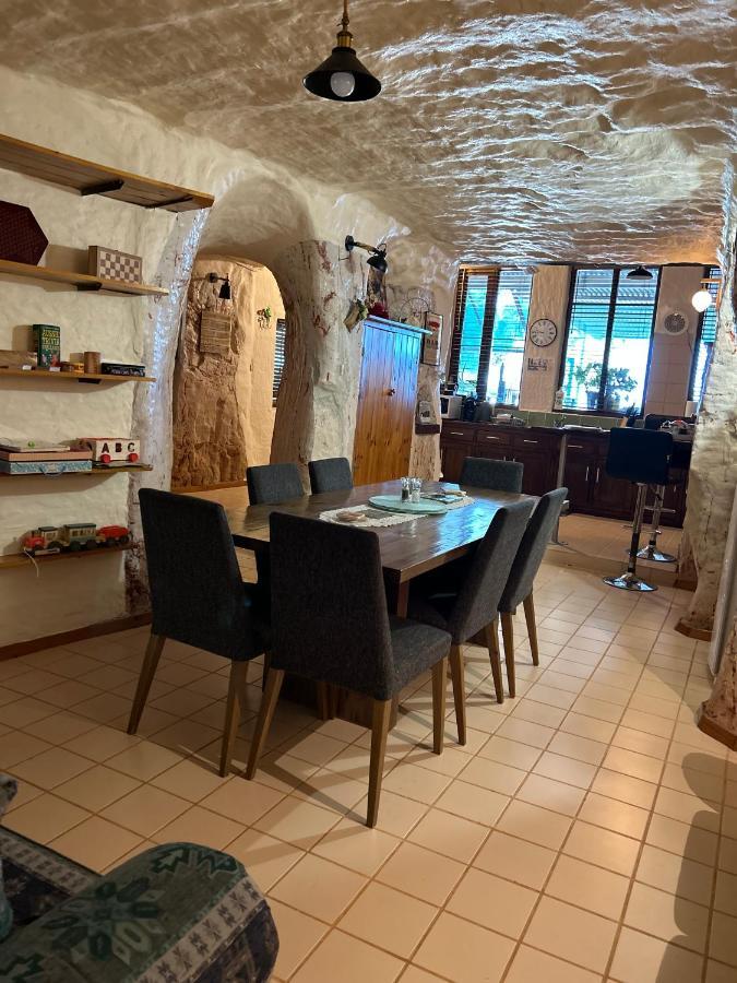 Dinky Di'S Dugout Villa Coober Pedy Exterior photo