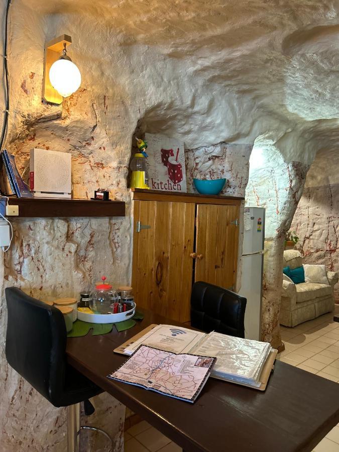 Dinky Di'S Dugout Villa Coober Pedy Exterior photo