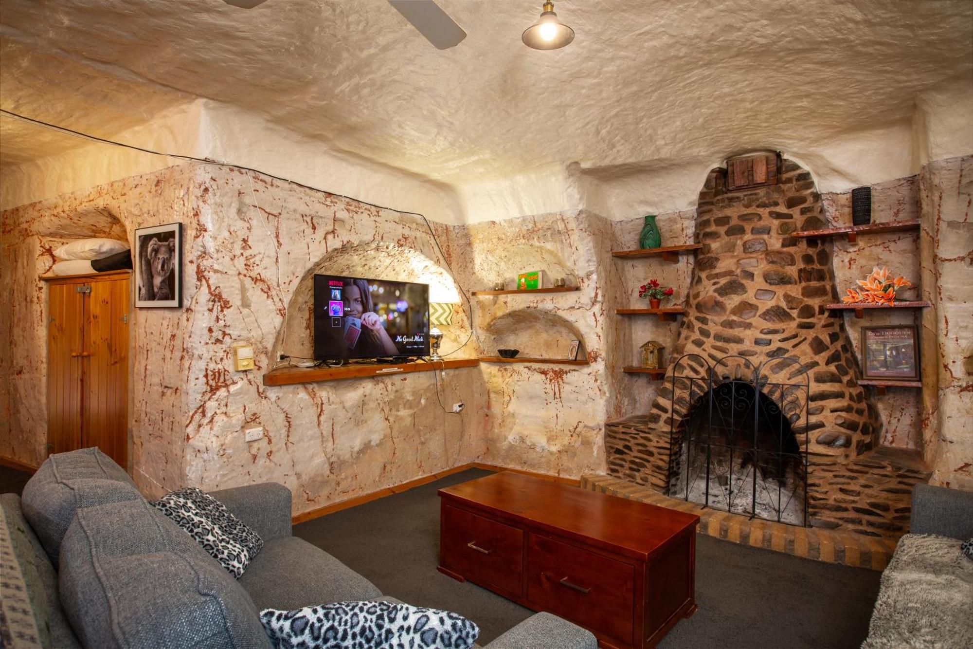 Dinky Di'S Dugout Villa Coober Pedy Exterior photo