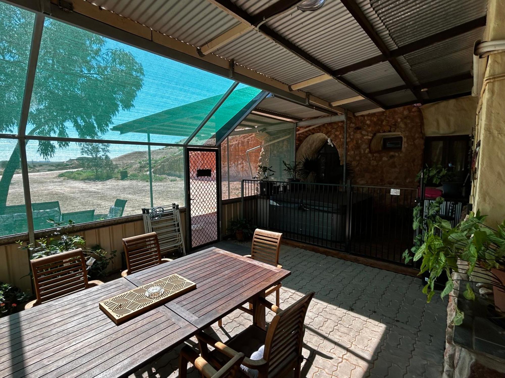 Dinky Di'S Dugout Villa Coober Pedy Exterior photo