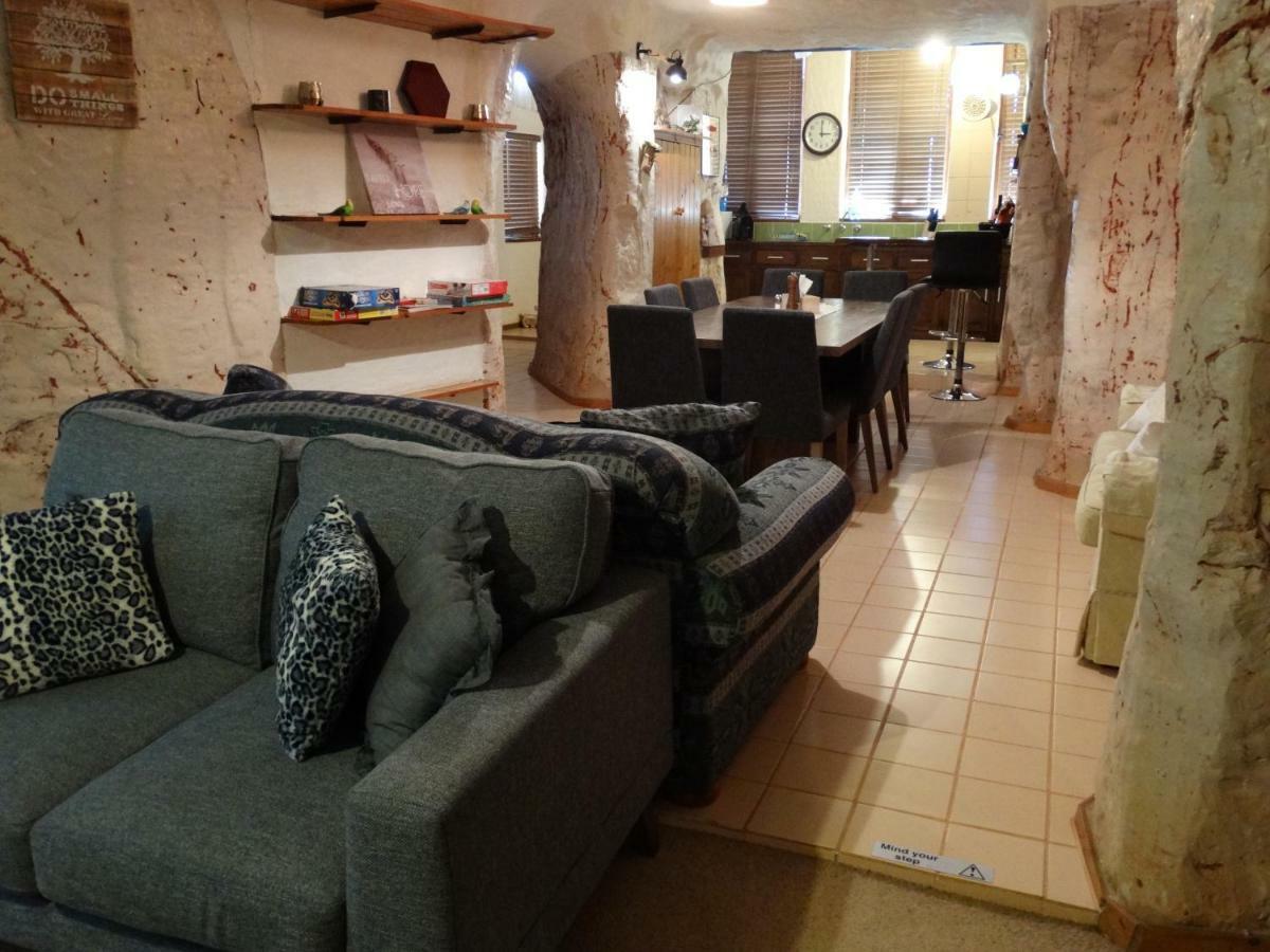 Dinky Di'S Dugout Villa Coober Pedy Exterior photo